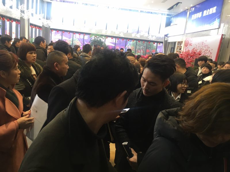 華都&middot;中環(huán)廣場(chǎng)住宅新年首開(kāi)售罄