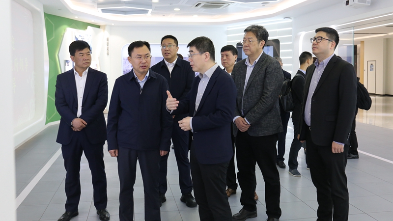 蘭州市委常委、副市長胡俊鋒到訪明日控股